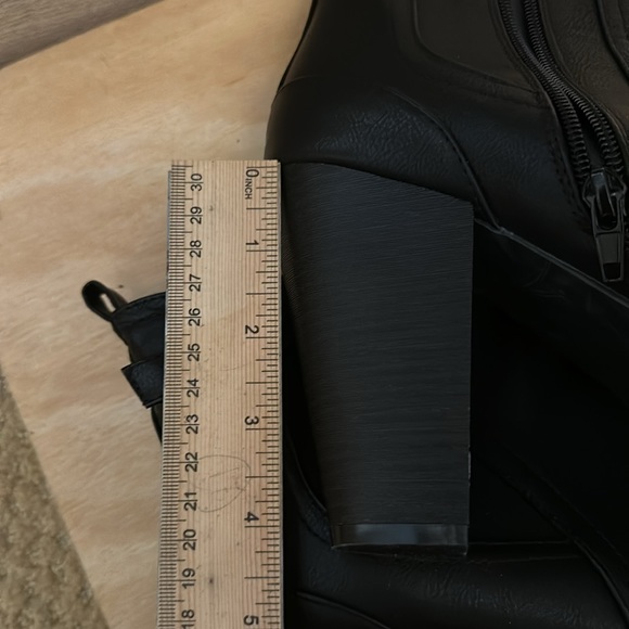 Hot Tomato platform ankle booties 12W black - Picture 6 of 10